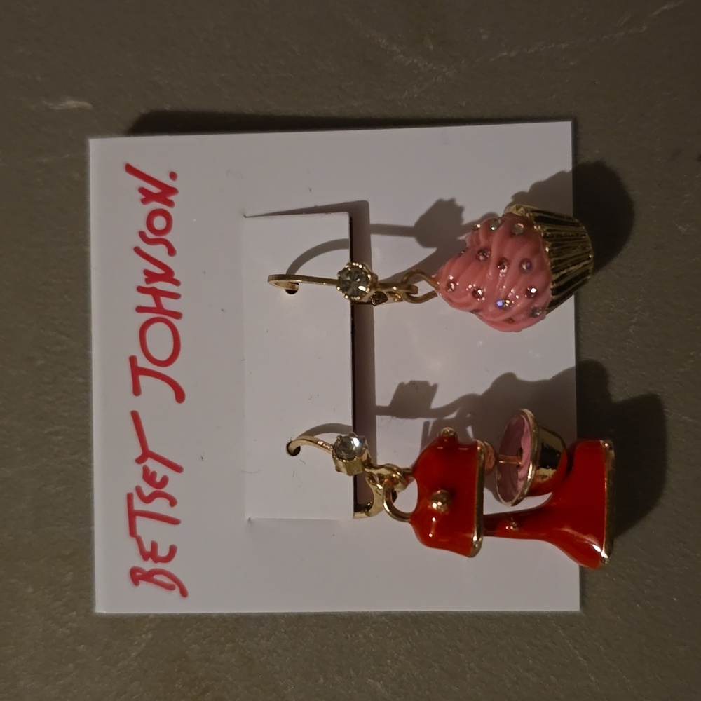 NWT Betsey Johnson cupcake/mixer earrings